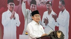 Menko Pemberdayaan Masyarakat Abdul Muhaimin Iskandar saat memberikan pidato dalam acara Satu Tahun Sekolah Rakyat di Jakarta