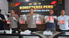 Konferensi Pers Polsek KSKP Bakauheni Lampung Selatan