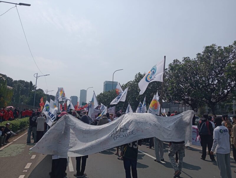 Aksi buruh di gedung DPR pada peringatan May Day 1 Mei 2026