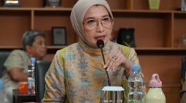 Anggota Komisi IX DPR RI dari Fraksi PKB, Arzeti Bilbina, menekankan pentingnya sinergi antara edukasi pemerintah dan kedisiplinan masyarakat dalam menjaga kebersihan lingkungan untuk menangkal risiko Hantavirus.