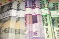 Tumpukan uanh kertas Rupiah