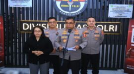 Kadivhumas Polri Irjen Johnny Eddizon Isir dalam keterangan resminya saat pengumuman perombakan jajaran pimpinan daerah dan Mabes Polri. Sebanyak 108 personel, termasuk 9 Kapolda dan perwira Polwan, mendapatkan penugasan baru pada Mei 2026