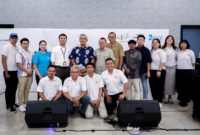 Wali Kota Bandung Muhammad Farhan mengunjungi galeri seni Pojok Carita di Kiara Artha Park, Bandung, yang menjadi ruang ekspresi dan kolaborasi bagi para seniman