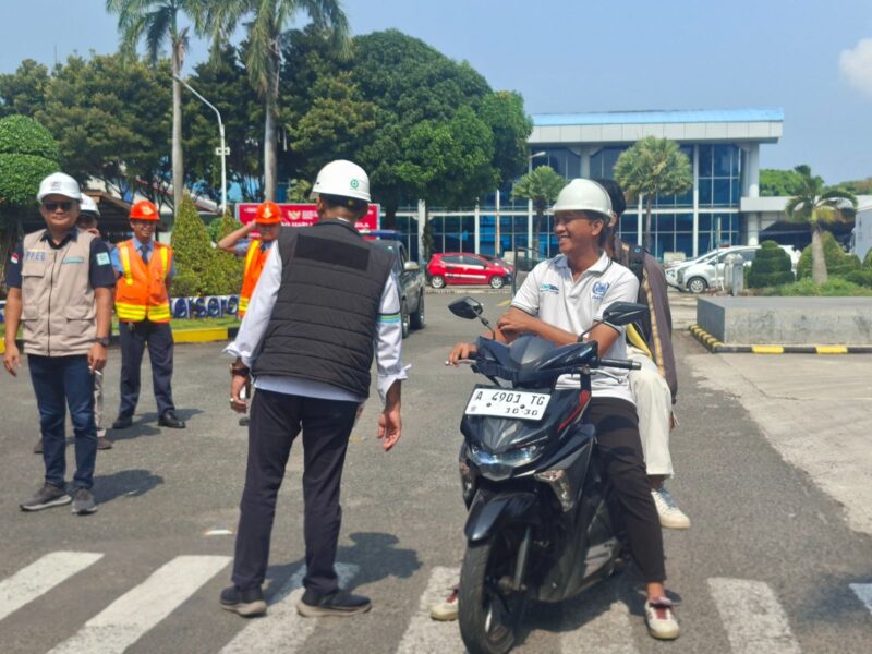 PT ASDP Cabang Utama Bakauheni, Lampung Selatan per 1 Juni telah menerapkan sistem parkir digital.