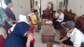 Pemdes Sidoluhur salurkan bantuan pangan beras kepada masyarakat dari Badan Pangan Nasional melalui Bulog.