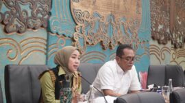Anggota Komisi XII DPR RI Ratna Juwita menyampaikan desakan agar pemerintah membuka transparansi mekanisme penentuan harga BBM nonsubsidi.