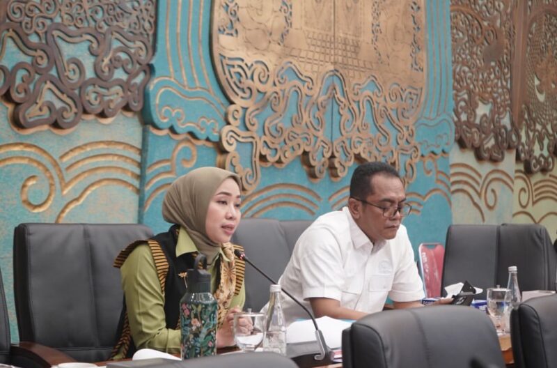 Anggota Komisi XII DPR RI Ratna Juwita menyampaikan desakan agar pemerintah membuka transparansi mekanisme penentuan harga BBM nonsubsidi.