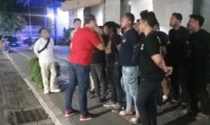 Kasat Narkoba Polres Pelabuhan Tanjung Perak Gelar Apel Malam di Simpang Enam Surabaya, Kobarkan Semangat Personel Berantas Narkoba
