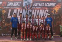 Zainul Arifin yang akrab disapa Bang Ifin, pelatih kiper F21 Binangkit Football Academy dan para pemain binaan