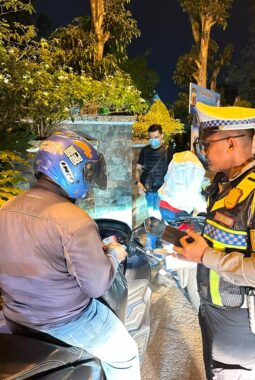 Satlantas Polres Purwakarta Intensifkan KRYD Malam Hari, Cegah Pelanggaran Lalu Lintas dan Kejahatan Jalanan