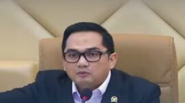 Ketua Komisi II DPR RI M. Rifqinizamy Karsayuda memimpin rapat bersama Kemendagri dan Aswakada membahas penguatan tugas serta posisi keuangan wakil kepala daerah di Gedung DPR RI