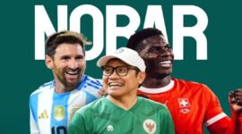 Ketua Umum DPP PKB Abdul Muhaimin Iskandar bersama kader dan simpatisan mengikuti nobar Argentina versus Swiss dalam rangkaian Harlah PKB ke-28 di Deheng House