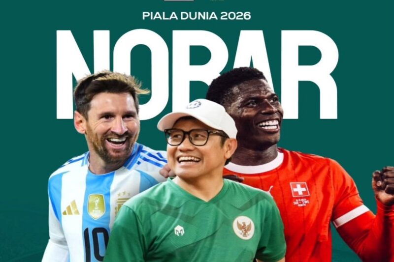 Ketua Umum DPP PKB Abdul Muhaimin Iskandar bersama kader dan simpatisan mengikuti nobar Argentina versus Swiss dalam rangkaian Harlah PKB ke-28 di Deheng House