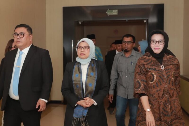 Anggota Komisi IX DPR RI Neng Eem Marhamah Zulfa menyoroti penerapan standar K3 setelah tiga pekerja meninggal dunia di dalam gorong-gorong kawasan Bambu Apus, Cipayung, Jakarta Timur