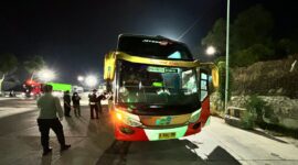 KSKP Bakauheni mengamankan 991 ekor burung tampa dilengkapi dokumen sah di dalam bagasi Bus Keramat Djati bernomor polisi B 7081 TGB