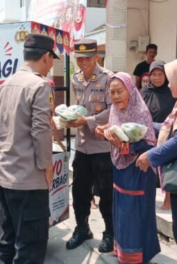 ‘Ayo Berbagi’ Polsek Magersari Hadir di Tengah Masyarakat