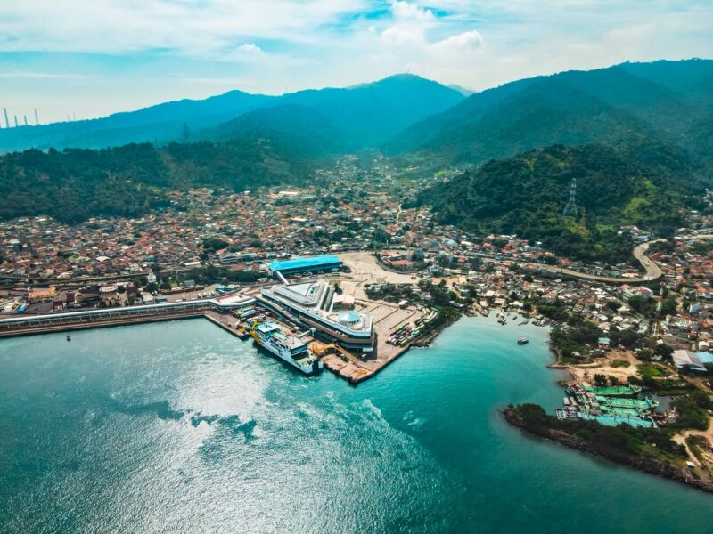 Pelayanan penyeberangan di Dermaga Eksekutif (Express) 1 Pelabuhan Merak telah kembali berjalan normal
